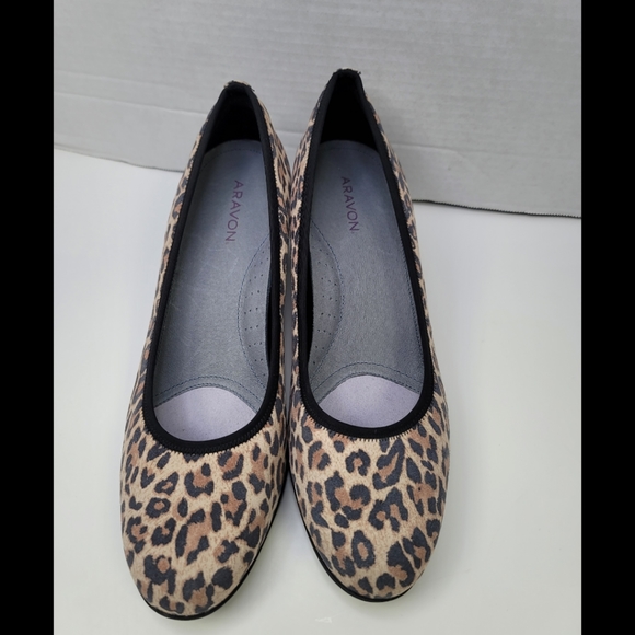 Aravon animal print shoes size 11 - Picture 3 of 11